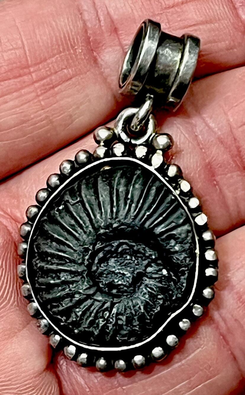 VTG 925 Sterling Silver Ammonite Fossil Pendant Spiral Nautiloid 14.9g